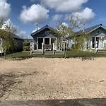 Blue Anchor Retreat, The Bay, Two Bedrooms With Ensuites, Parking For 2 Cars, 2 Dogs Welcome