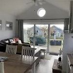Blue Anchor Retreat, The Bay, Two Bedrooms With Ensuites, Parking For 2 Cars, 2 Dogs Welcome