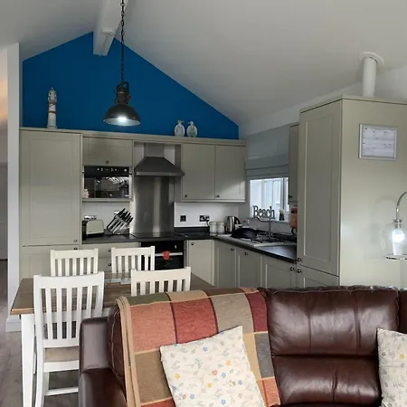 Blue Anchor Retreat At The Bay Filey, Sleeps 4, 2 Dogs Welcome For Free Too