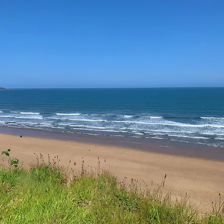 Blue Anchor Retreat, The Bay, Two Bedrooms With Ensuites, Parking For 2 Cars, 2 Dogs Welcome Filey