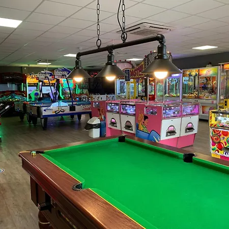 Blue Anchor Retreat At The Bay Filey, Sleeps 4, 2 Dogs Welcome For Free Too *