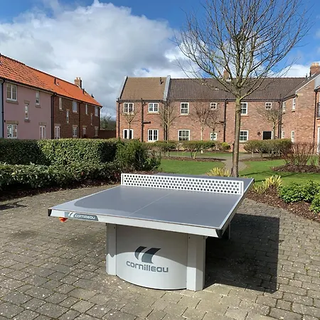 Blue Anchor Retreat At The Bay Filey, Sleeps 4, 2 Dogs Welcome For Free Too Filey